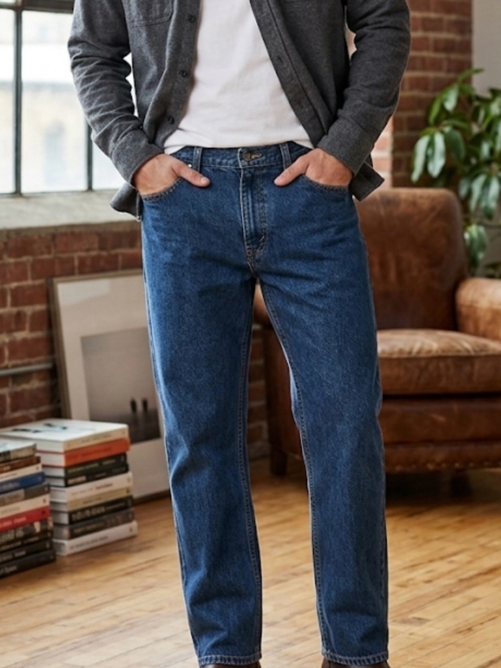 Eddie Bauer Men's Relaxed Jeans in Blue Denim size 35X32